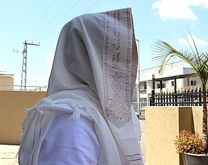 טלית חתנים: עטרה מוזהבת, קסם של זהב טלית חתנים: עטרה מוזהבת, קסם של זהב