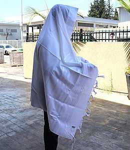 טלית צמר: יופי טהור של פשטות ורוחניות / לבן טלית צמר: יופי טהור של פשטות ורוחניות / לבן