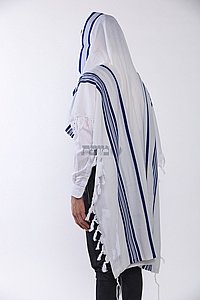 טלית דגם "למנצח" בגוון כחול רויאל טלית דגם "למנצח" בגוון כחול רויאל