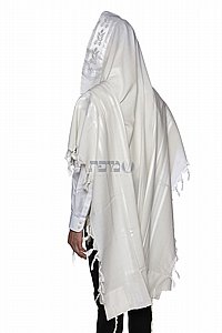 טלית דגם "מודים" לבן מבריק טלית דגם "מודים" לבן מבריק