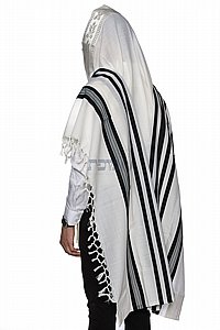 טלית דגם "מוסף" בצבע שחור טלית דגם "מוסף" בצבע שחור